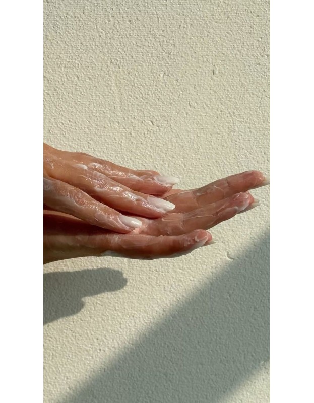 مرمم ومرطب اليدين